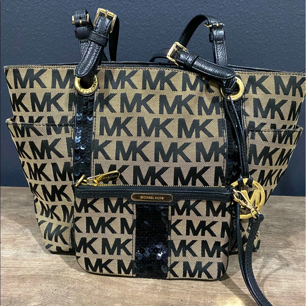 Michael Kors purse with matching wristlet